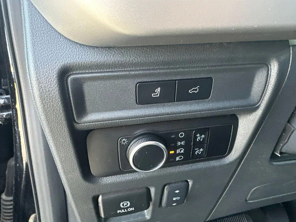 Used 2024 Black Ford XLT image 10