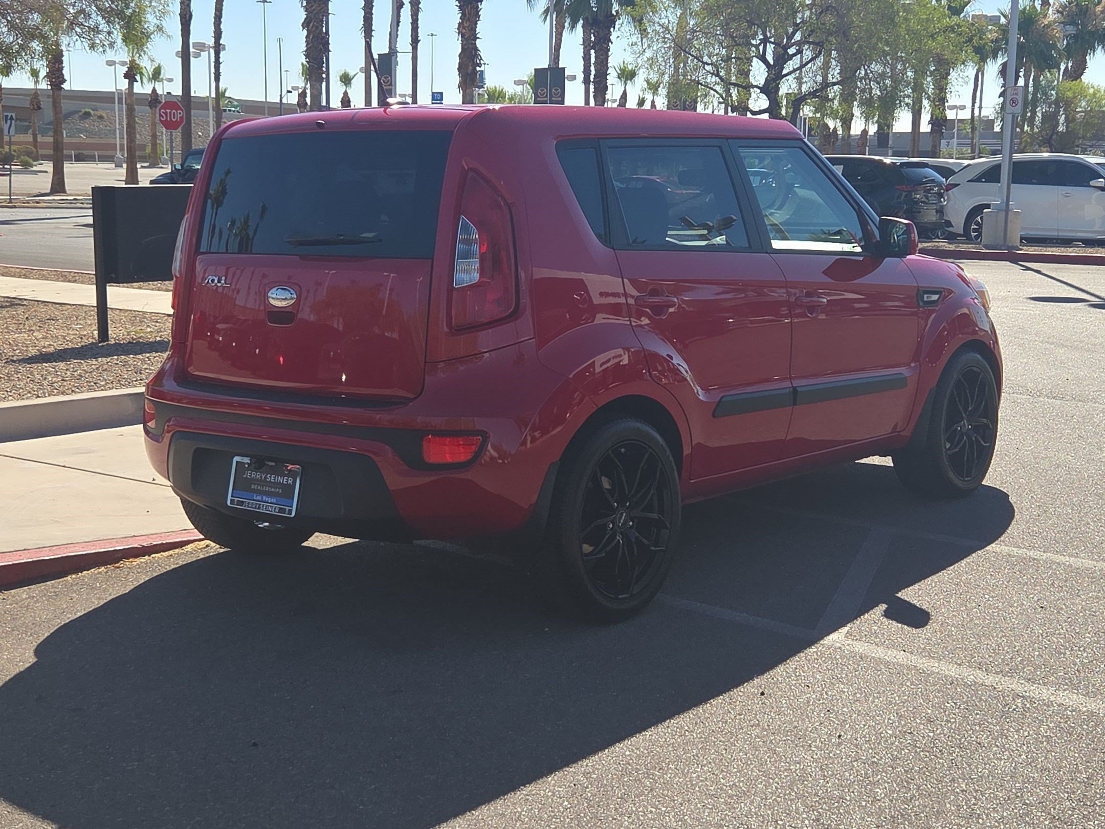 Used 2013 Molten Kia Base image 5