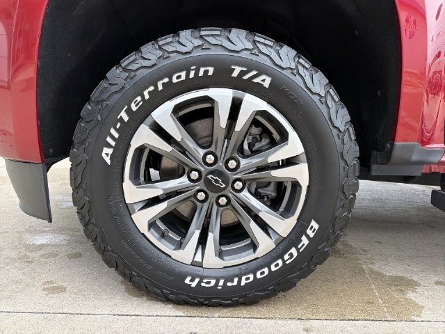 Used 2022 Red Chevrolet Z71 image 13