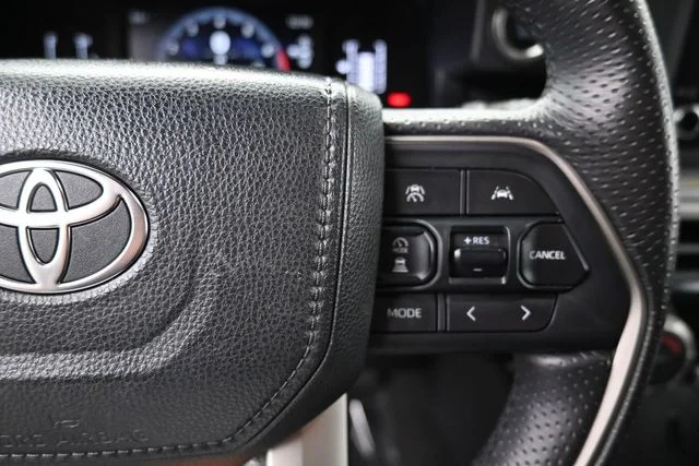 Used 2025 White Toyota SR5 image 26