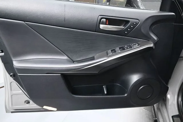 Used 2024  Lexus 350 F SPORT image 17