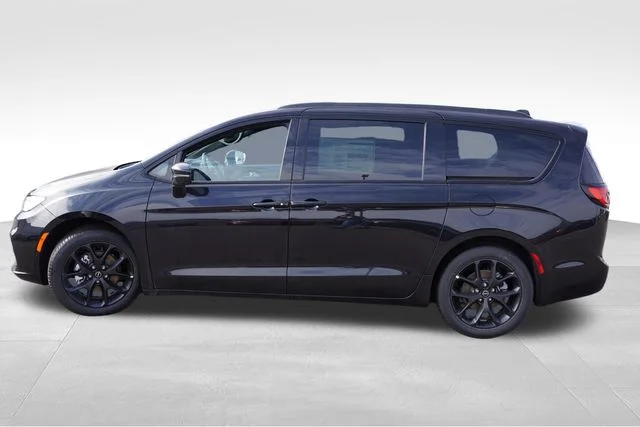 New 2026 Black Chrysler Limited image 7