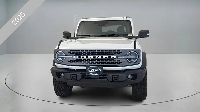 2025 Ford Bronco 4-Door Badlands - Photo 2