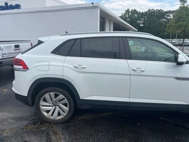 Used 2021 White Volkswagen 2.0T SE w/Technology image 3