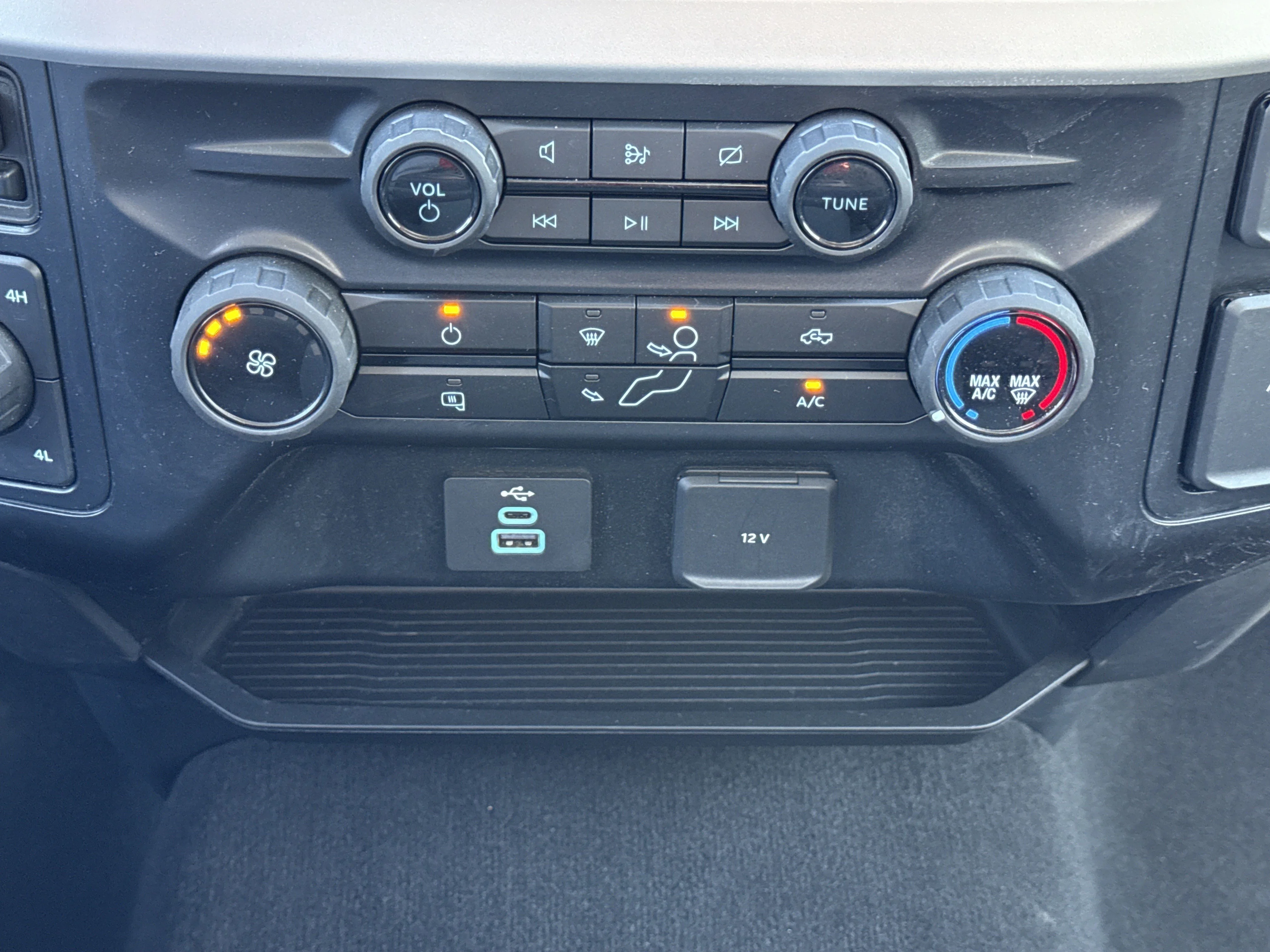 2024 Ford F-350 Super Duty XLT - Photo 28