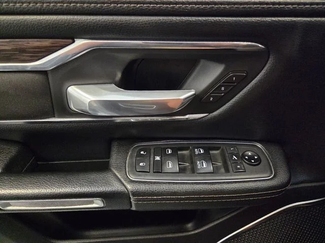 Used 2019 Silver Ram Laramie image 28