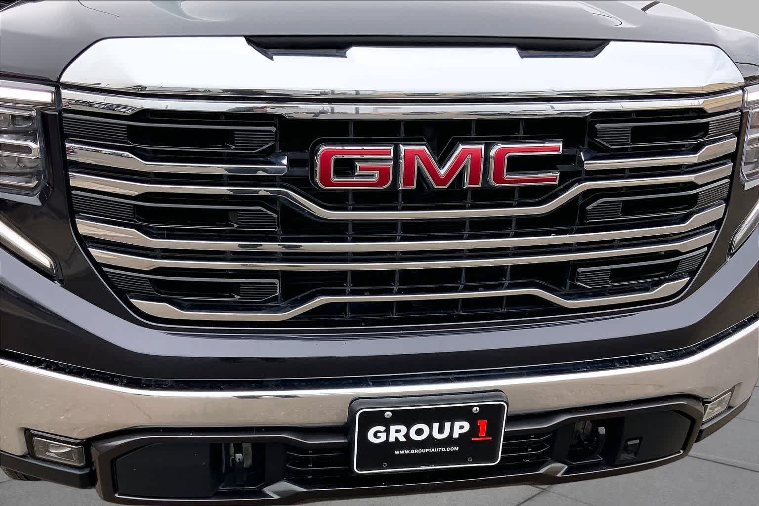 Used 2024 Titanium Rush Metallic GMC SLT image 30