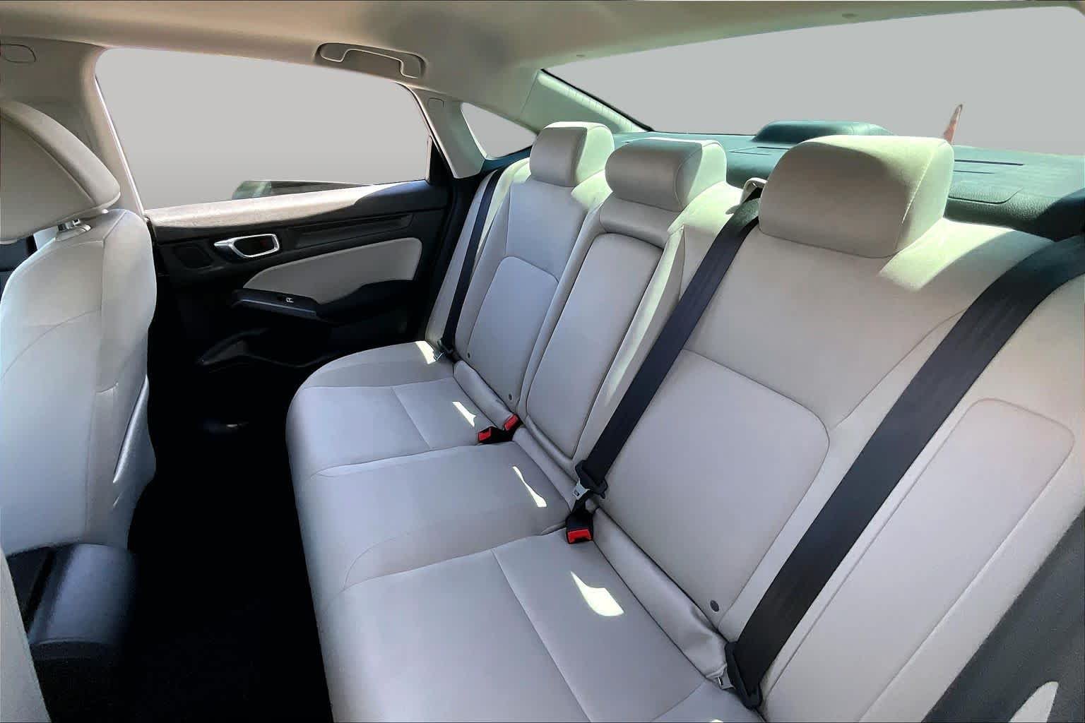 Used 2022 Platinum White Pearl Honda EX image 19