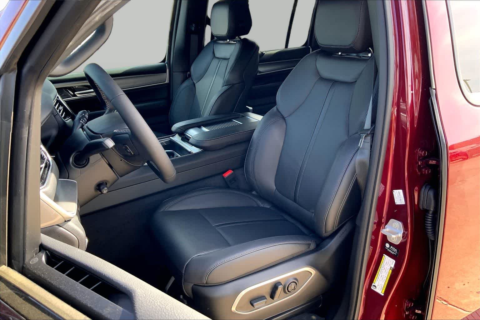 New 2026 Velvet Red Pearl-Coat Exterior Paint Jeep Limited Altitude image 9