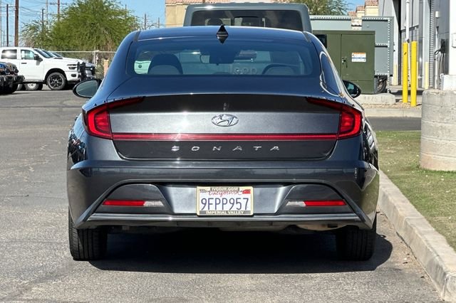Used 2021 Gray Hyundai SE image 4