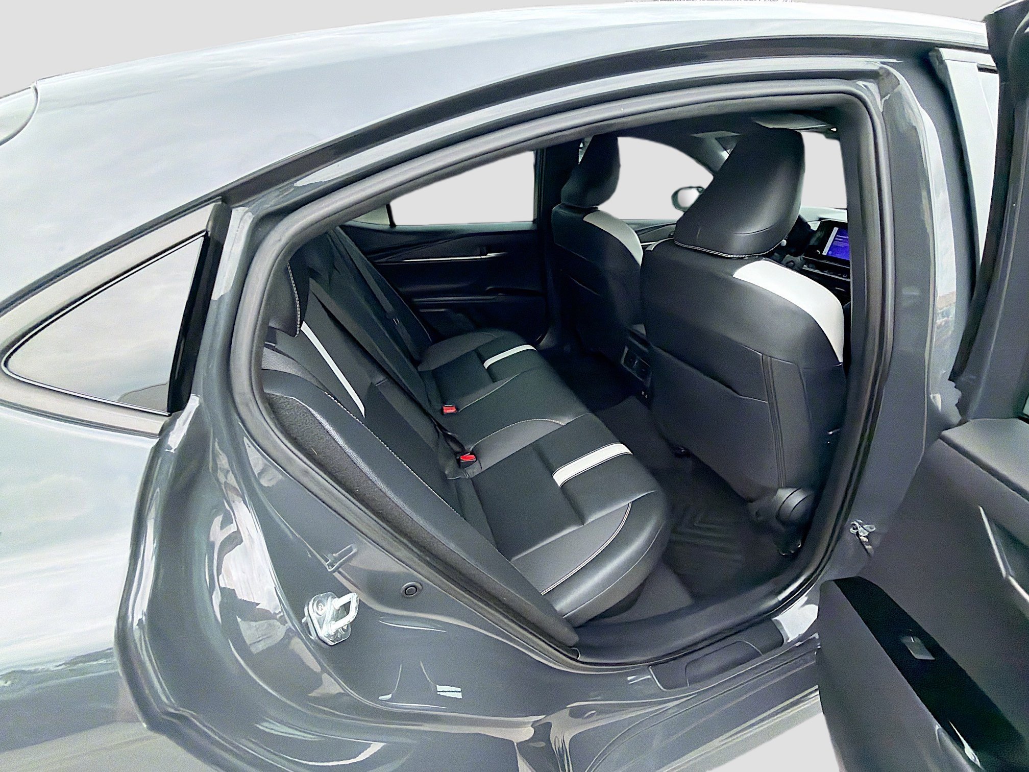 Used 2025 Underground Toyota SE image 28