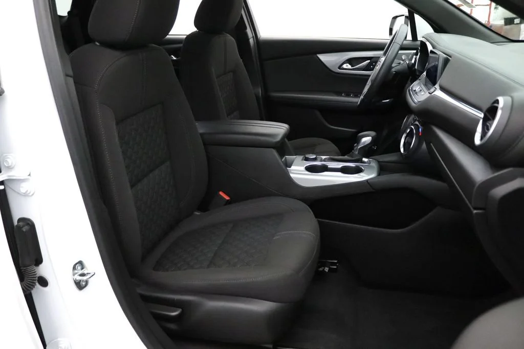 Used 2022 Summit White Chevrolet 2LT image 17