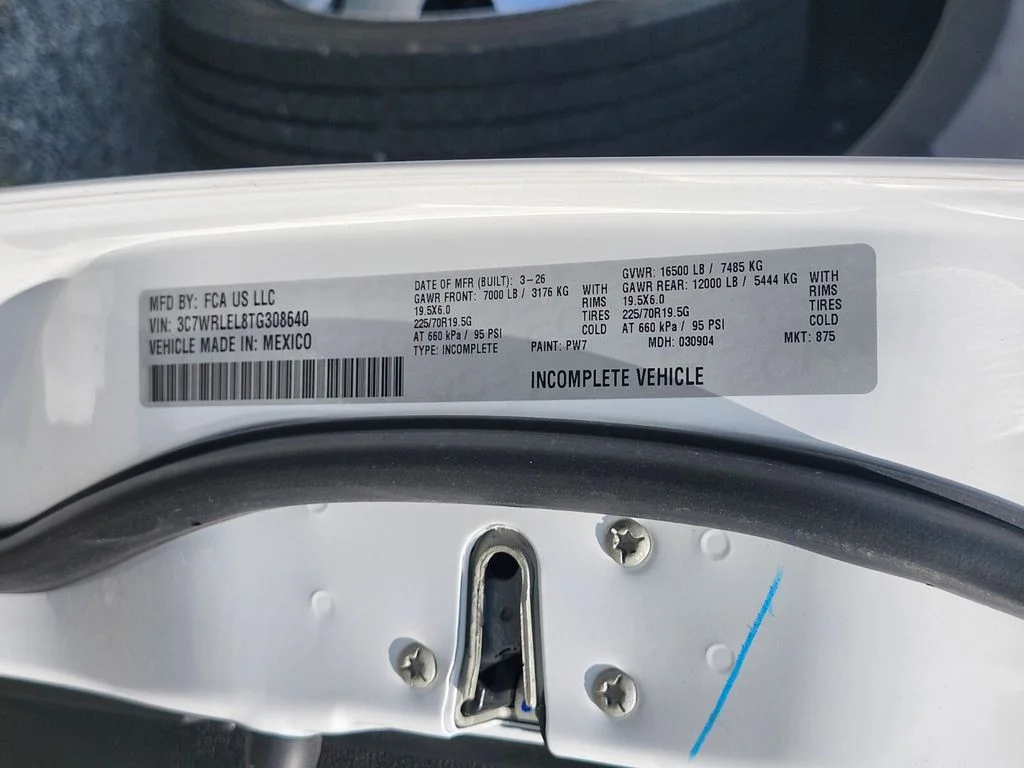 New 2026 Bright White Clearcoat RAM Tradesman image 31