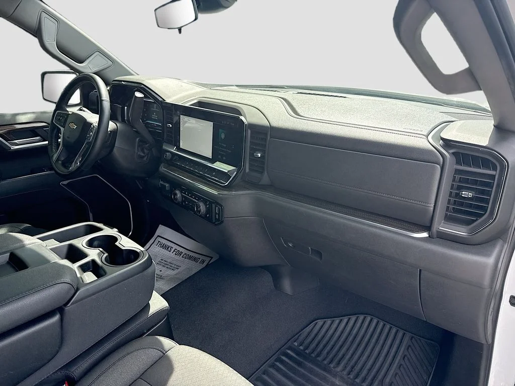 Used 2025 White Chevrolet LT image 30