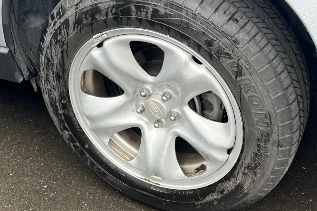 Used 2018 Silver Subaru 2.5i image 4