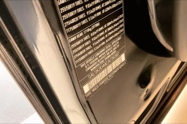 Used 2012 Black Land Rover HSE image 24