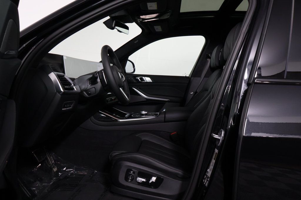 New 2027 Black Sapphire Metallic BMW xDrive40i image 5