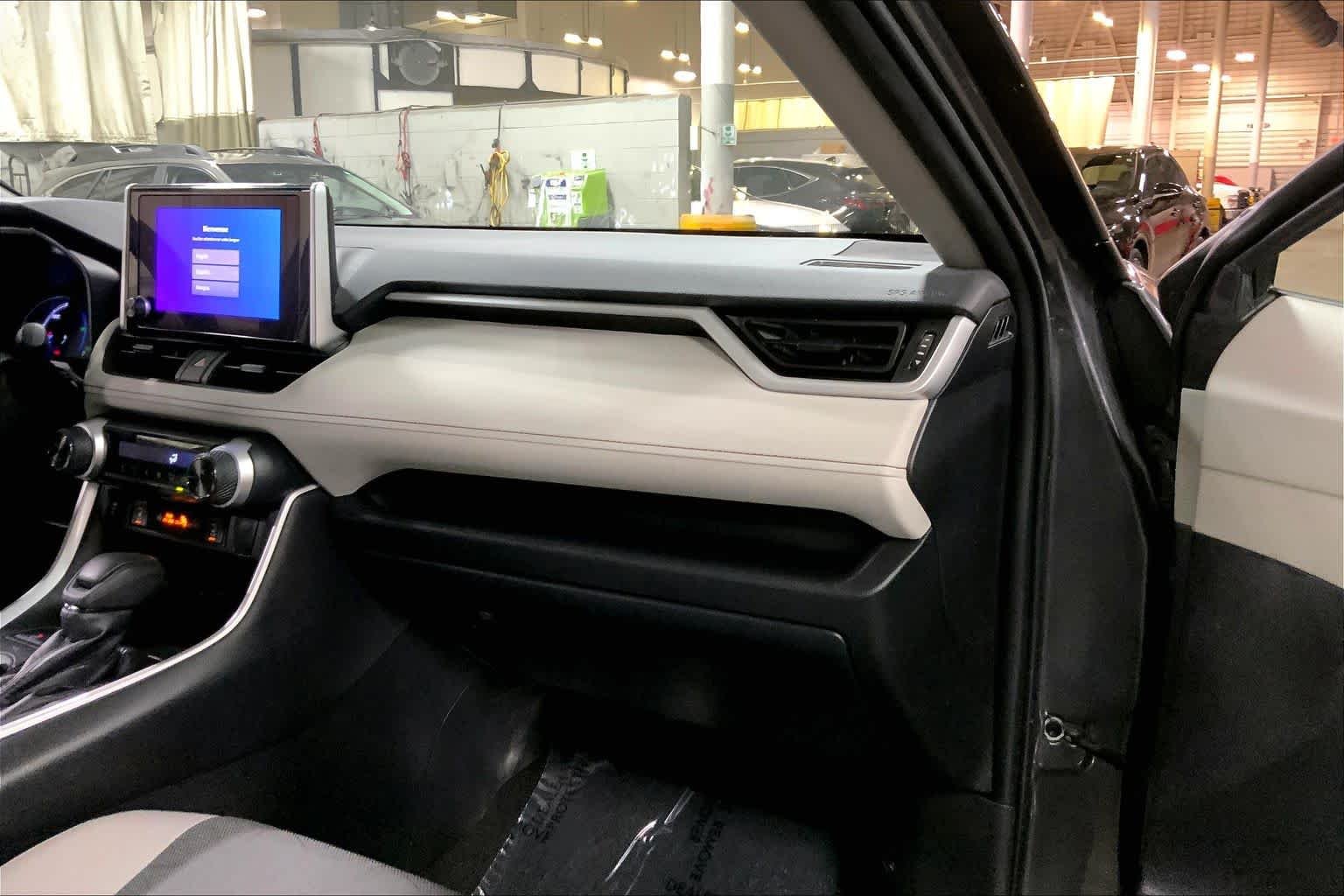 Used 2024 Magnetic Gray Metallic Toyota Hybrid XLE image 19