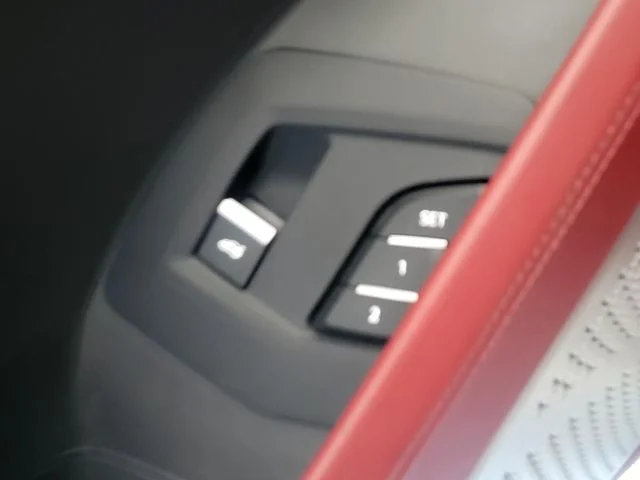 Used 2020  Lamborghini Base image 29