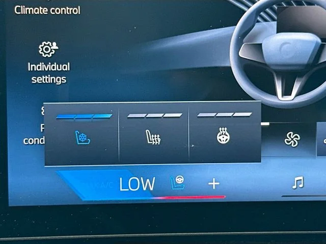 Used 2024 Black BMW xDrive60 image 20