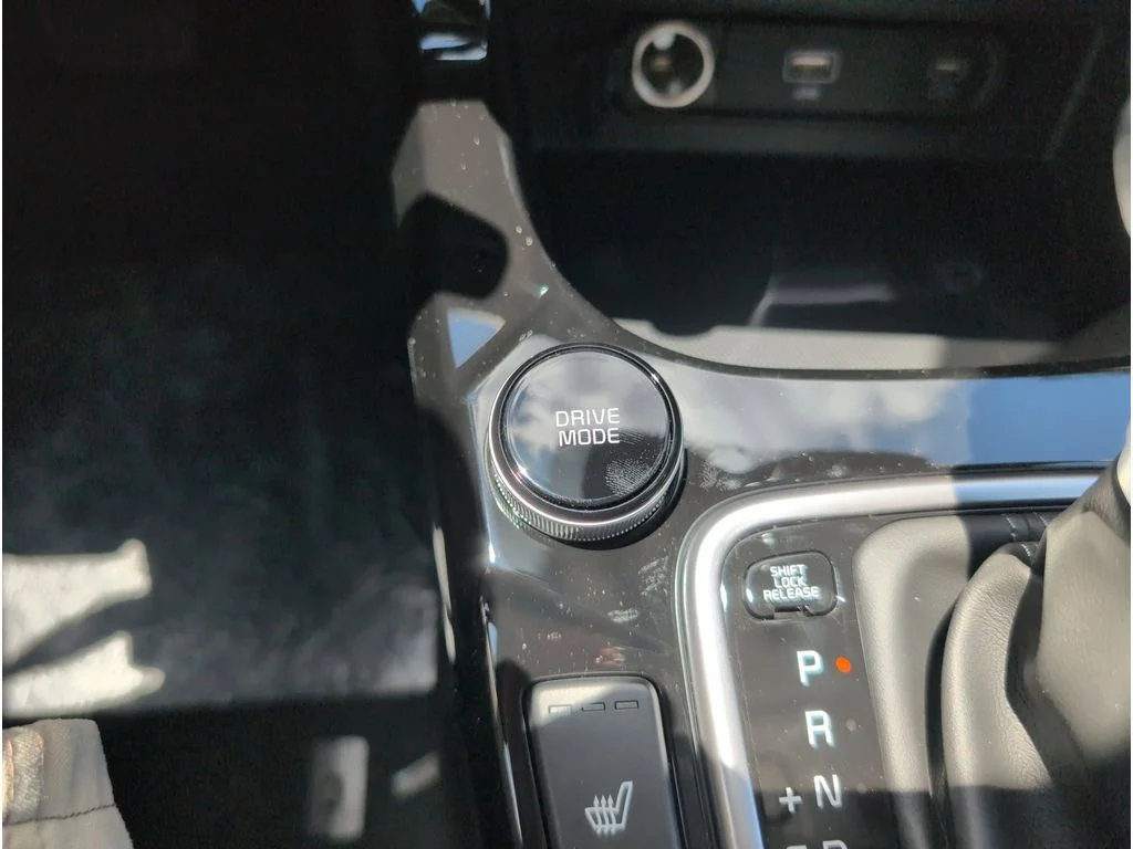 2025 Kia Seltos SX - Photo 17