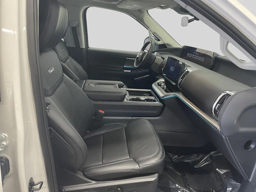 New 2026 Star White Metallic Tri-Coat Ford MAX Platinum® image 9