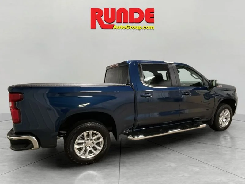 Used 2023 Northsky Blue Metallic Chevrolet LT image 6