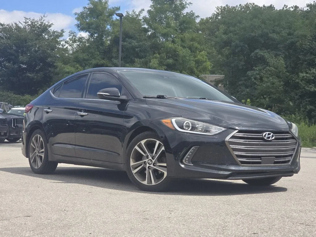 Used 2017 Black Hyundai Limited image 2