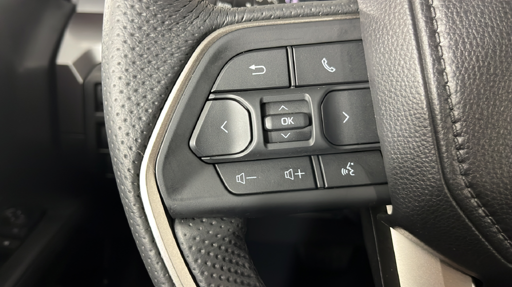 2025 Toyota Tacoma SR5 - Photo 24