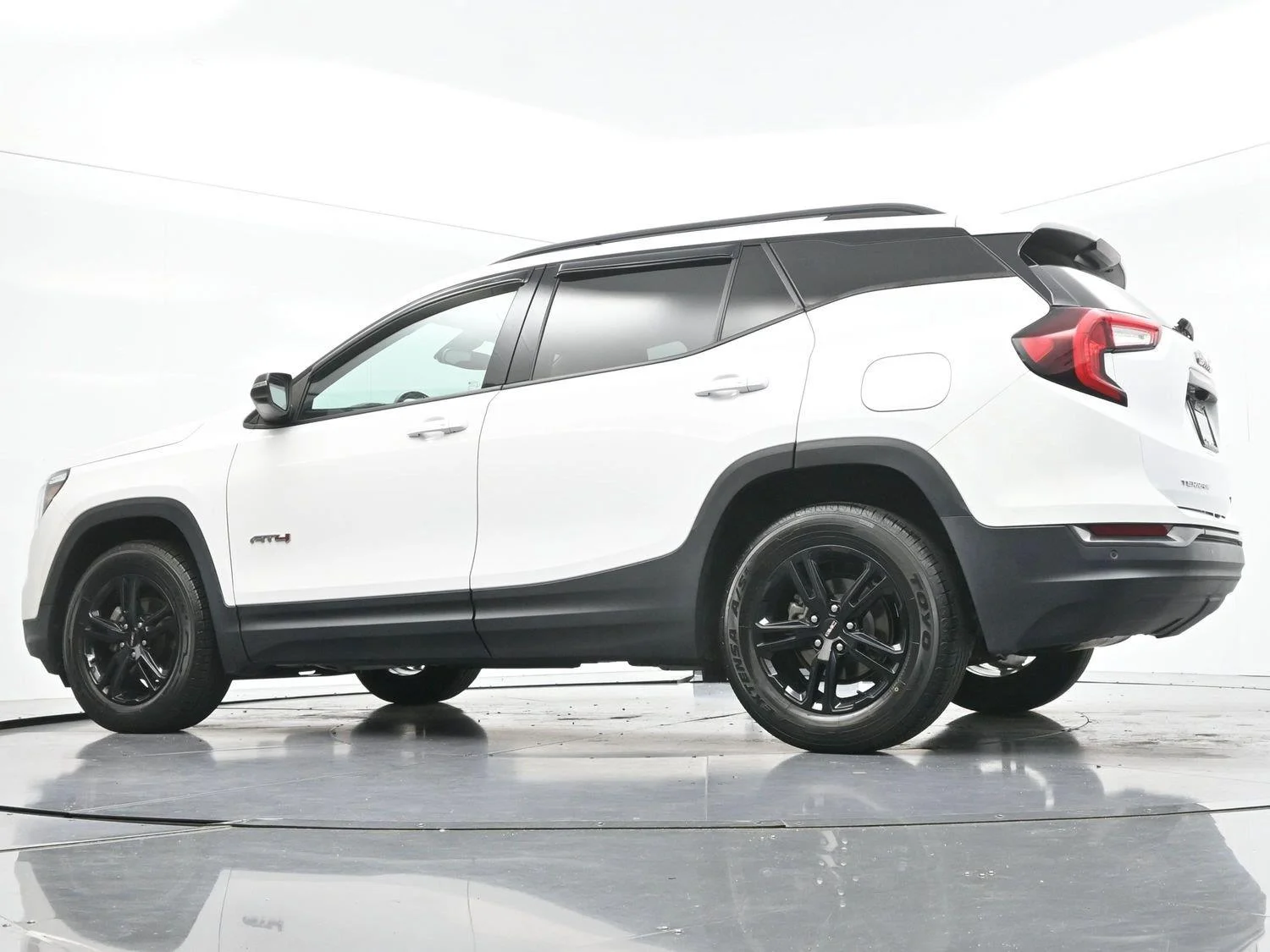 Used 2022 Summit White GMC AT4 image 55