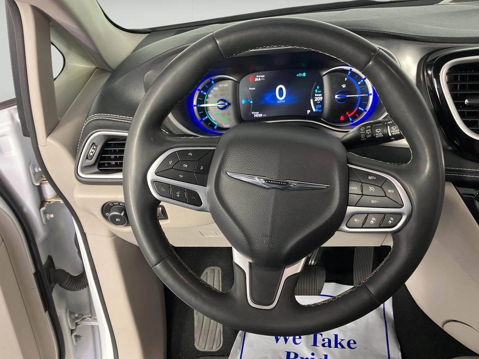 Used 2023 Bright White Clearcoat Chrysler Hybrid Touring L image 16