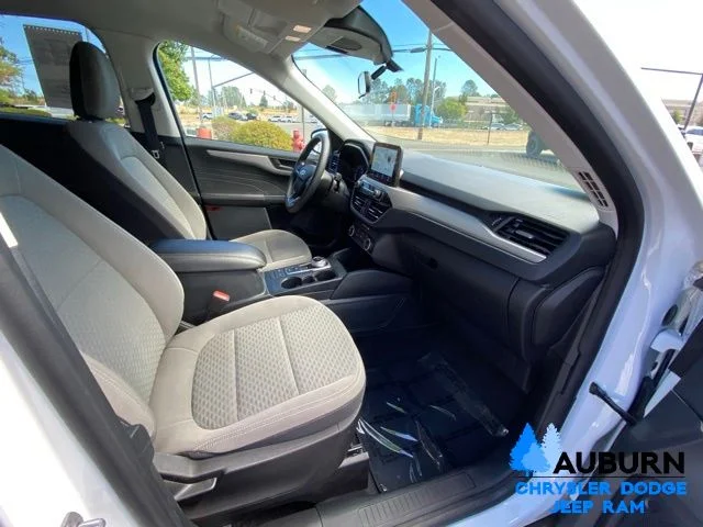 Used 2022 White Ford SE image 13