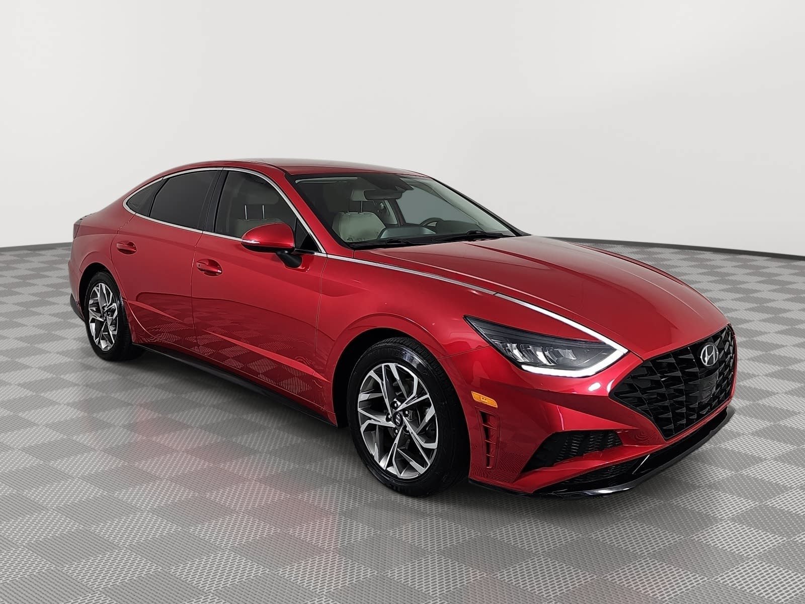 Used 2021 Red Hyundai SEL image 2
