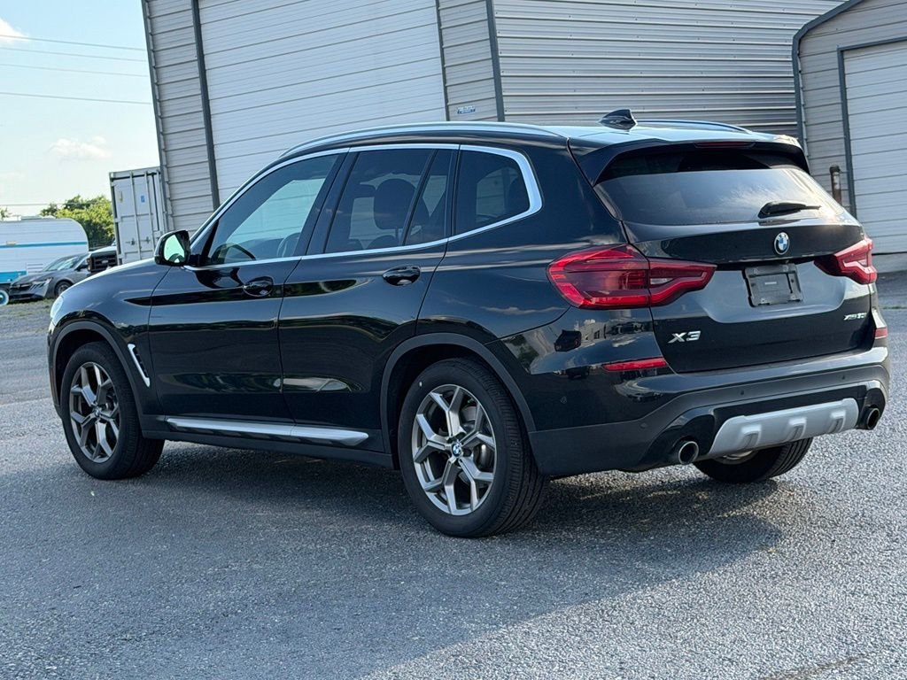 Used 2021 Black BMW xDrive30i image 7