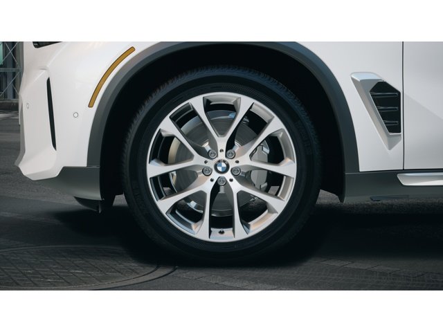 New 2026 Mineral White Metallic BMW  image 7