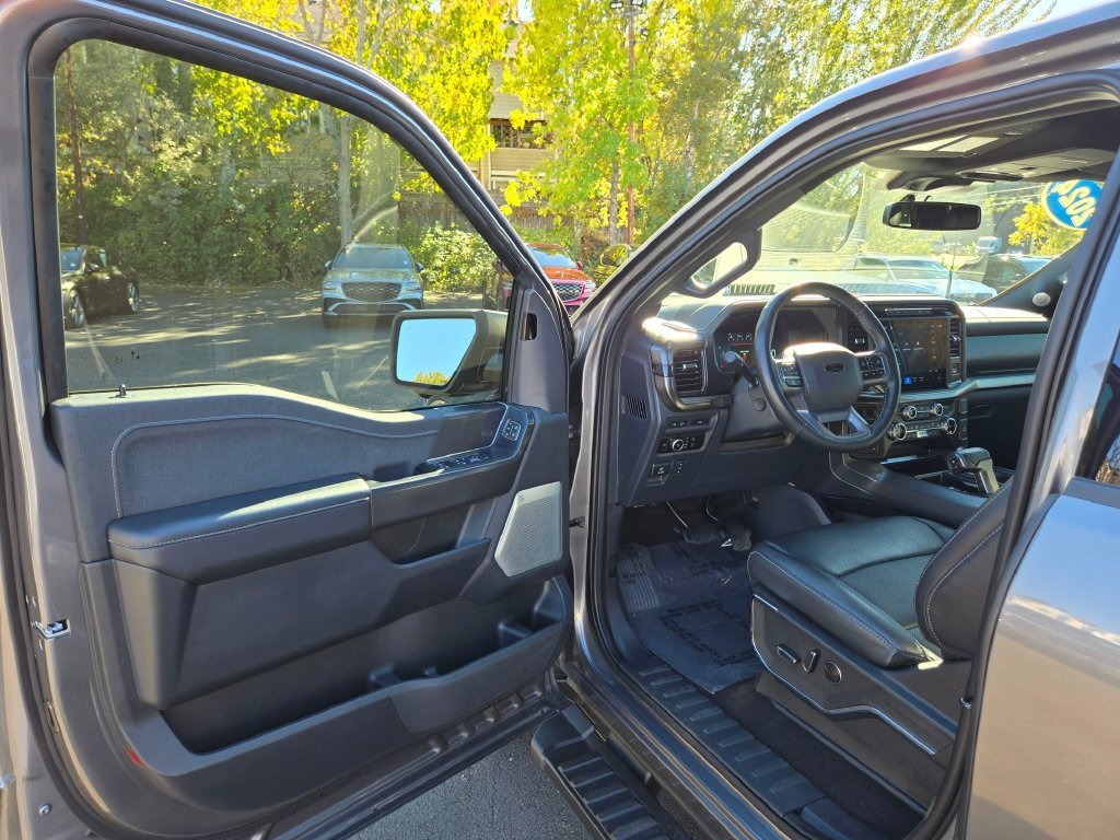 Used 2024 Gray Metallic Ford Lariat image 21