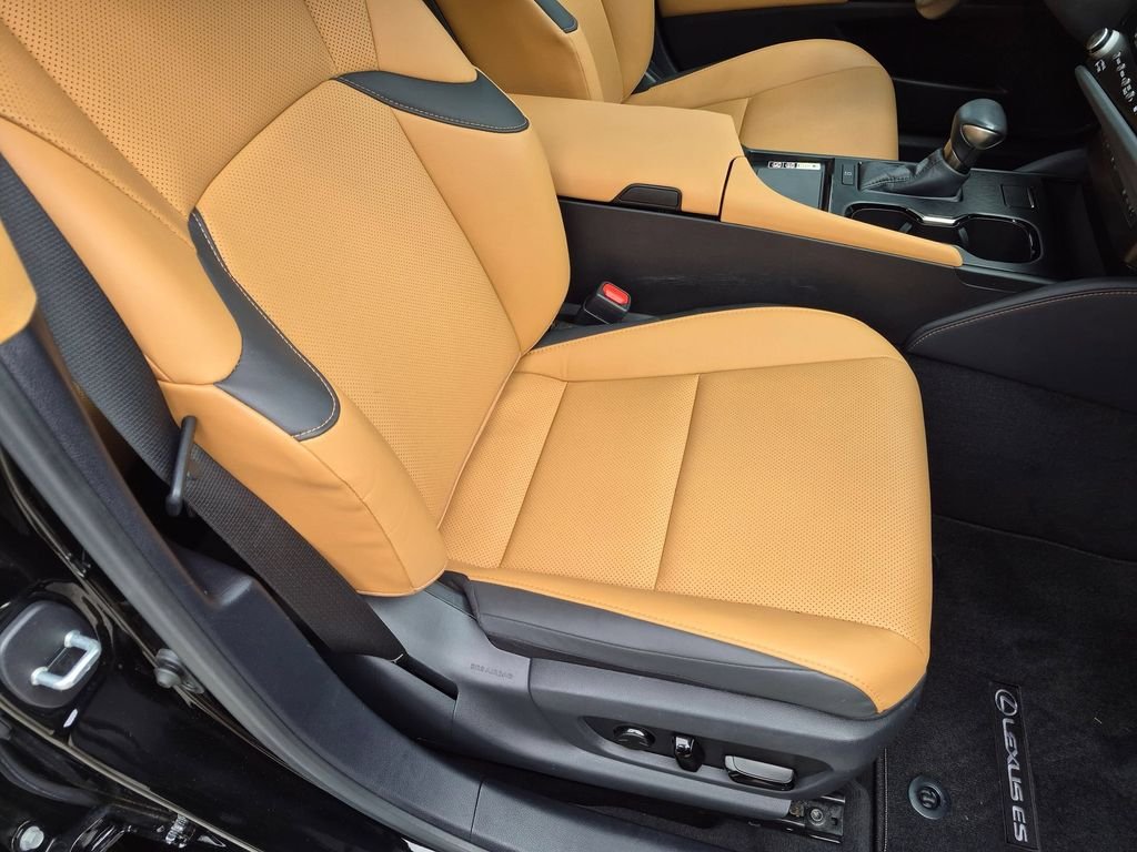 Used 2024 Black Lexus 350 image 28