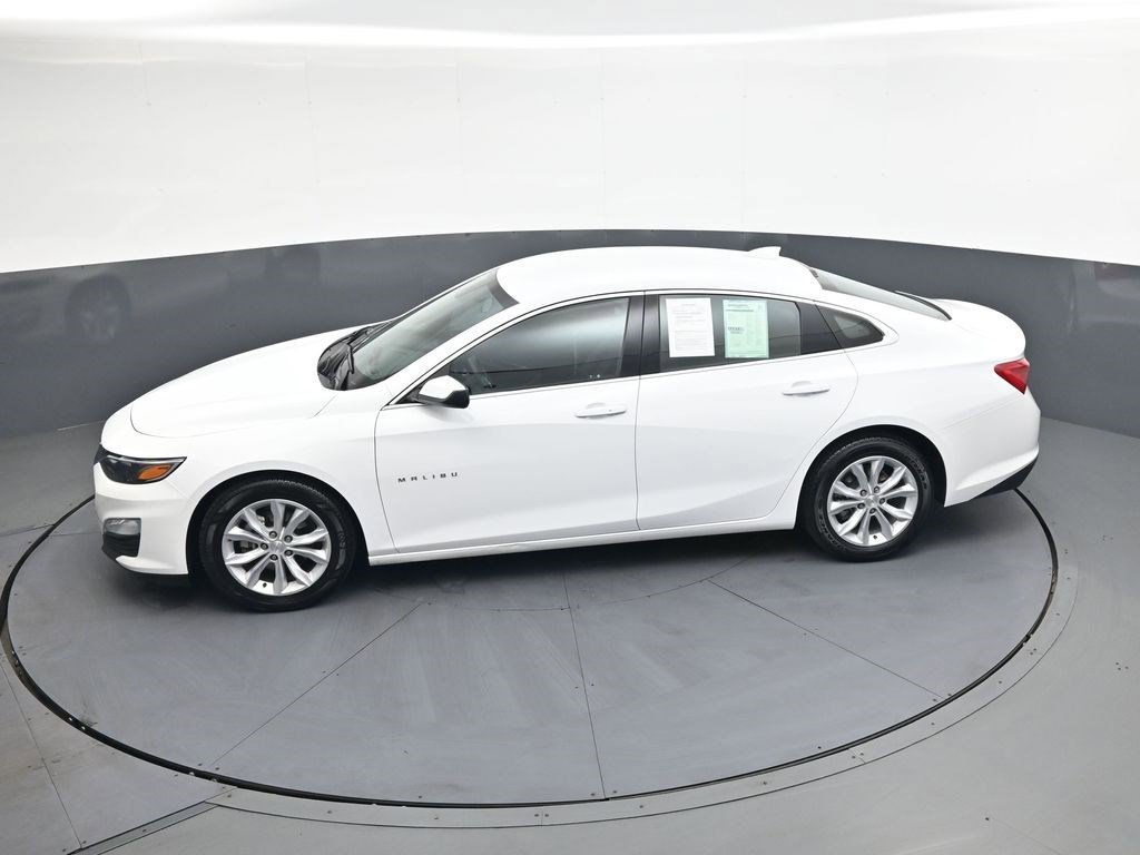 Used 2024 Summit White Chevrolet LT image 24