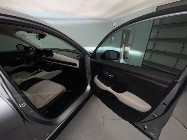 Used 2023 Silver Honda LX image 23