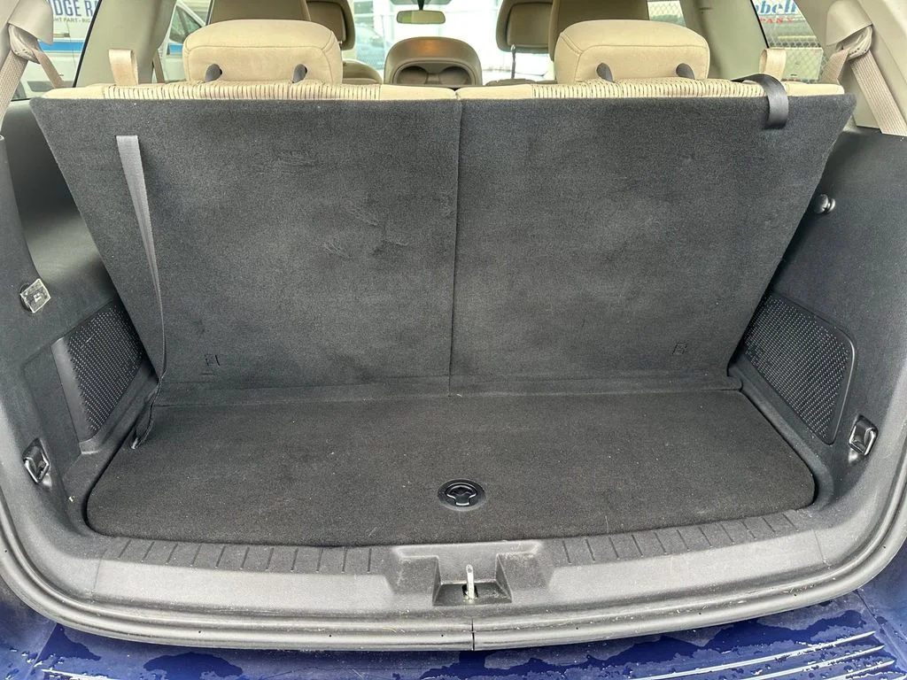 Used 2018 Blue Dodge SE image 26