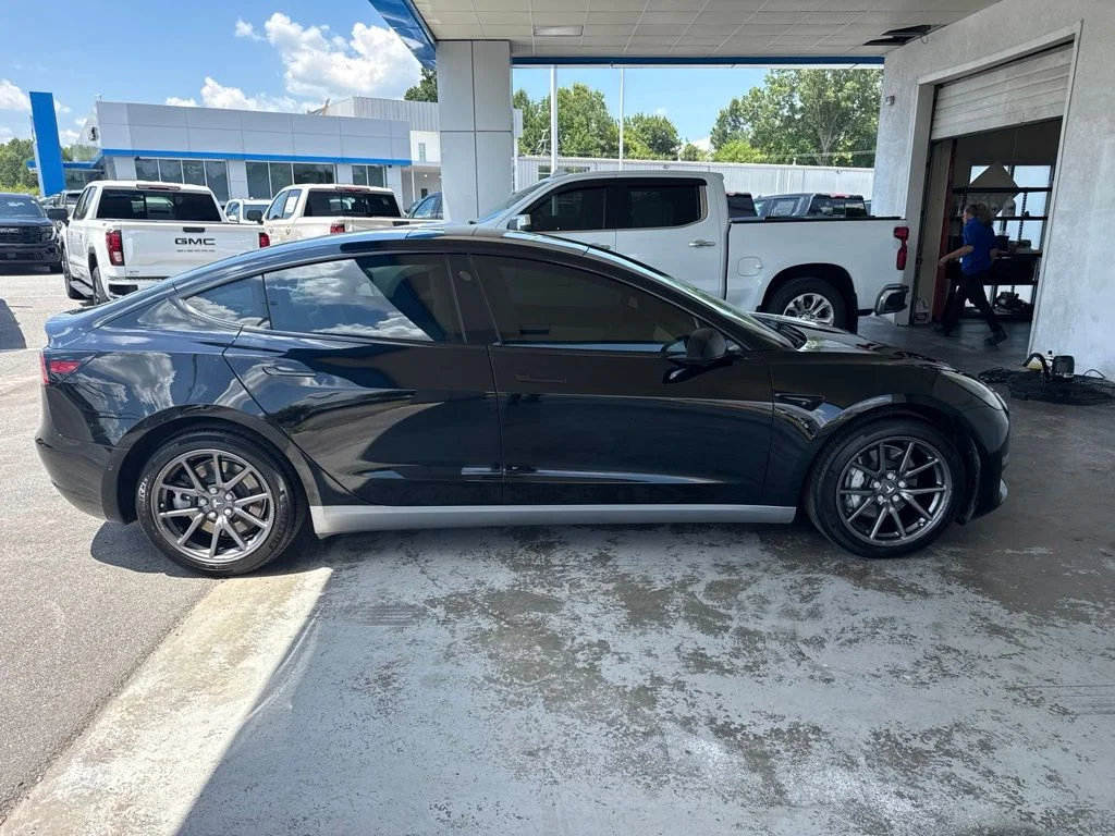 Used 2019 Black Tesla  image 8