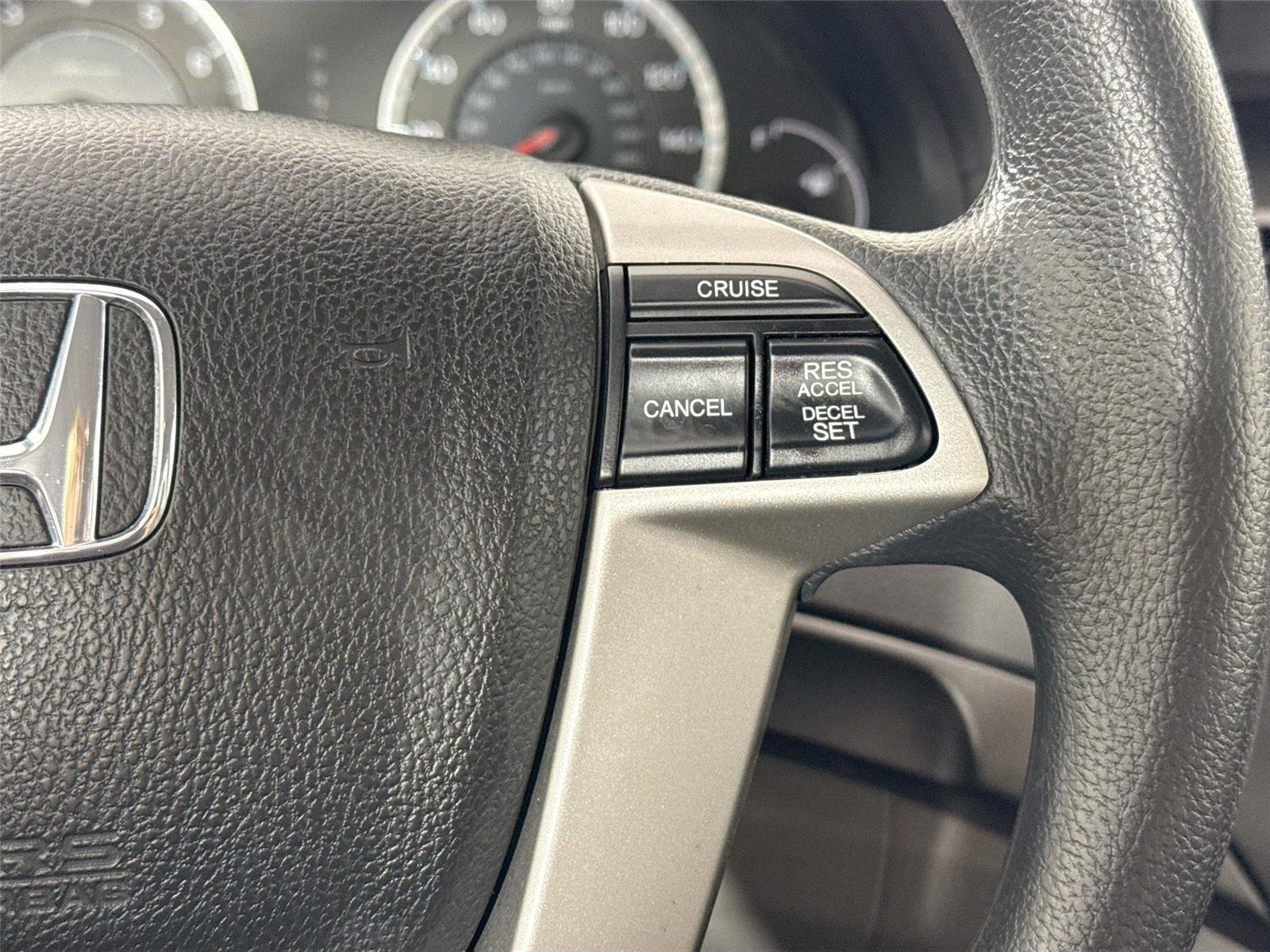 Used 2009 Alabaster Silver Metallic Honda LX image 17