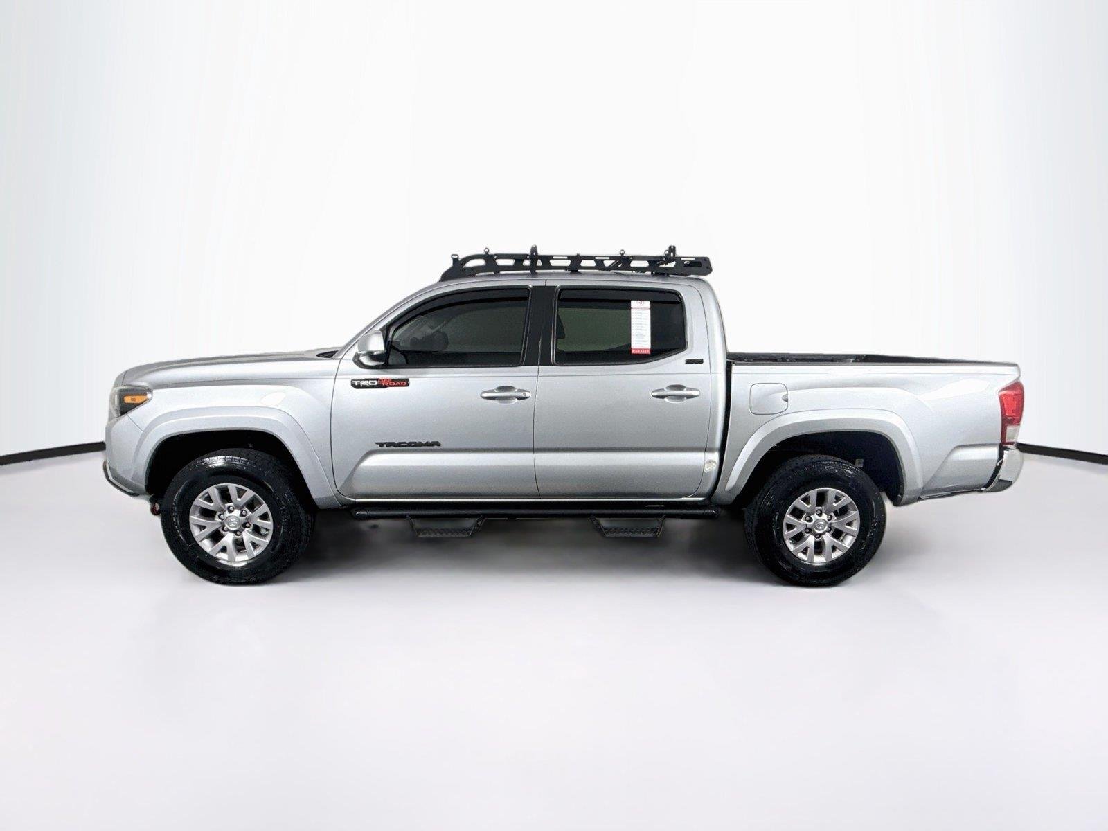 Used 2019 Cement Toyota SR5 image 12