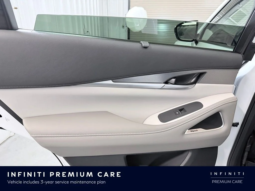 New 2026 RADIANT WHITE INFINITI Luxe FWD image 32