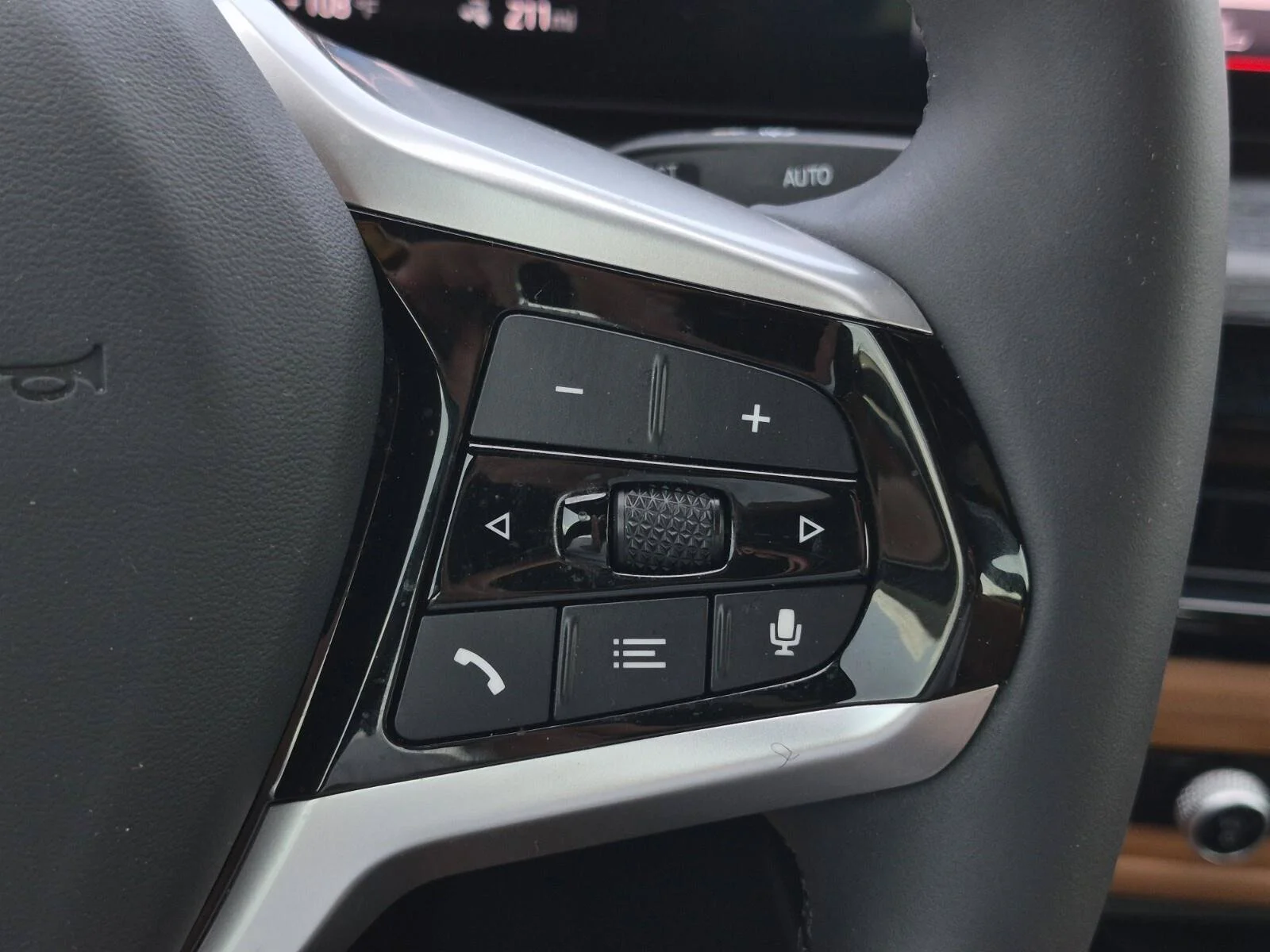 Certified Used 2025 Jet Black BMW xDrive40 image 28
