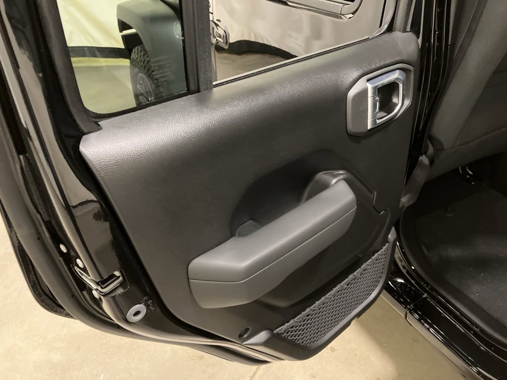 New 2026 Black Clear-Coat Exterior Paint Jeep Sport S image 9