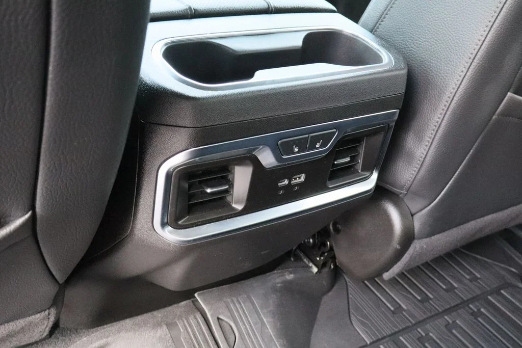 Used 2025 Black GMC Denali image 27