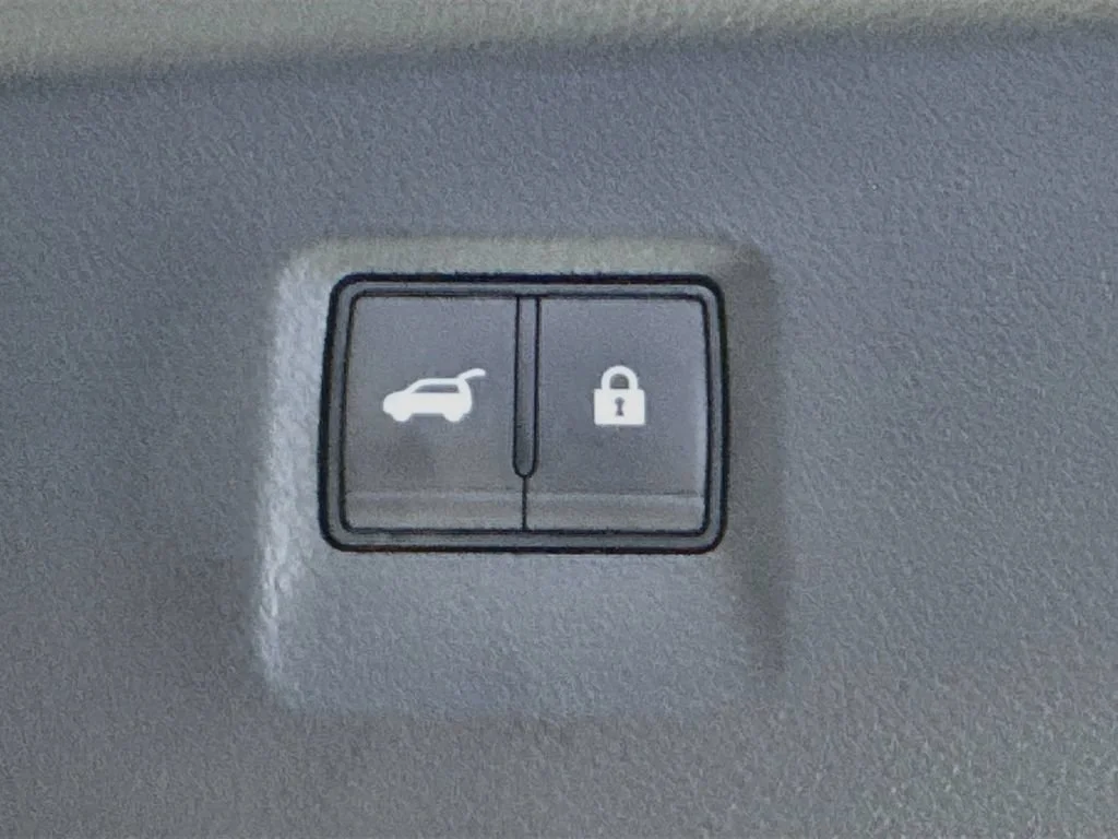 Certified Used 2027 White INFINITI PURE image 36