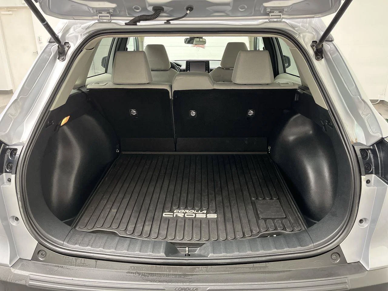 2022 Toyota Corolla Cross LE - Photo 25