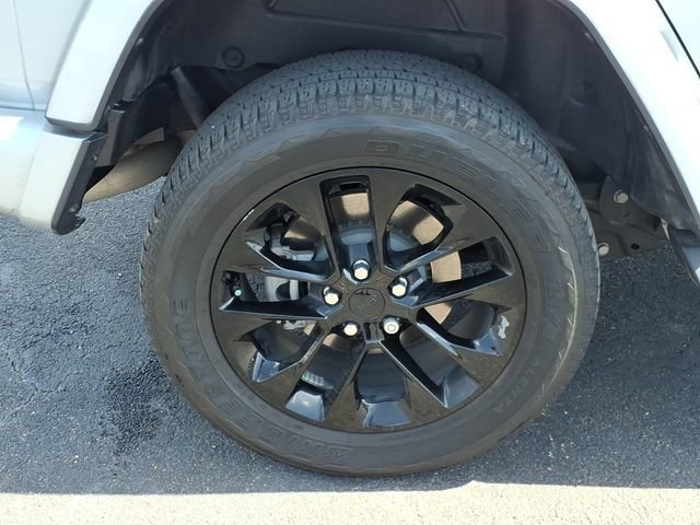 Used 2023  Jeep High Altitude image 11